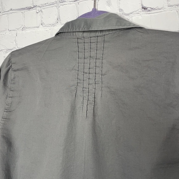 Charlotte Russe Gray Long Button Down with Tiny Ruffle Details - Picture 8 of 8